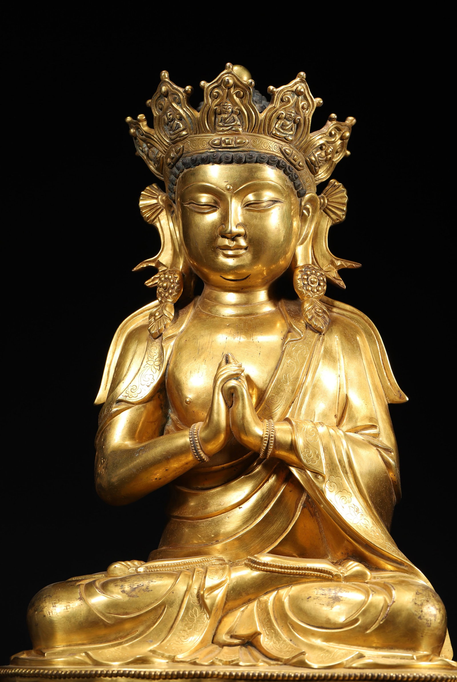 QING DYNASTY, QIANLONG PERIOD (18TH CENTURY) GILT-BRONZE SEATED VAIROCANA BUDDHA - 3