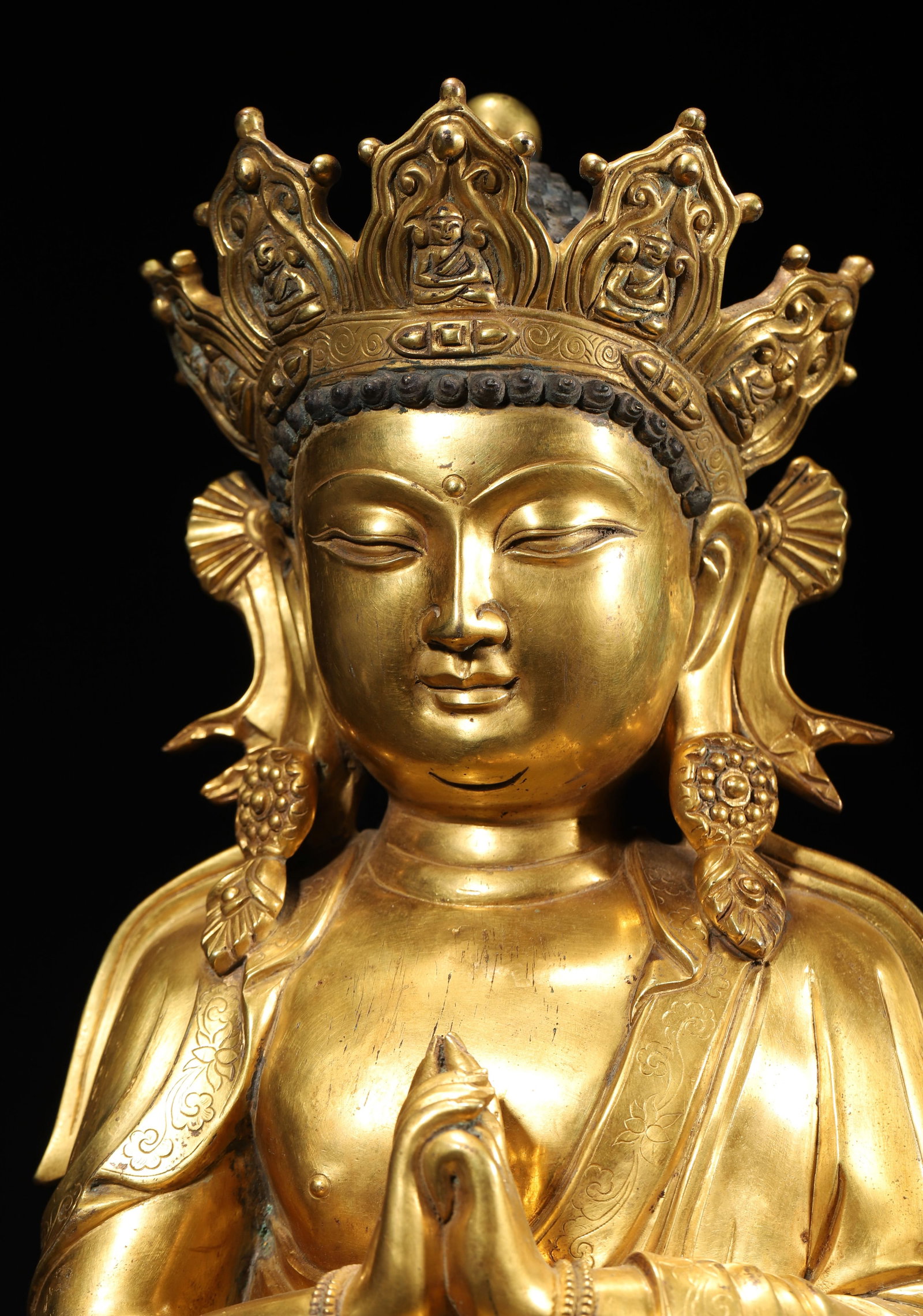 QING DYNASTY, QIANLONG PERIOD (18TH CENTURY) GILT-BRONZE SEATED VAIROCANA BUDDHA - 4