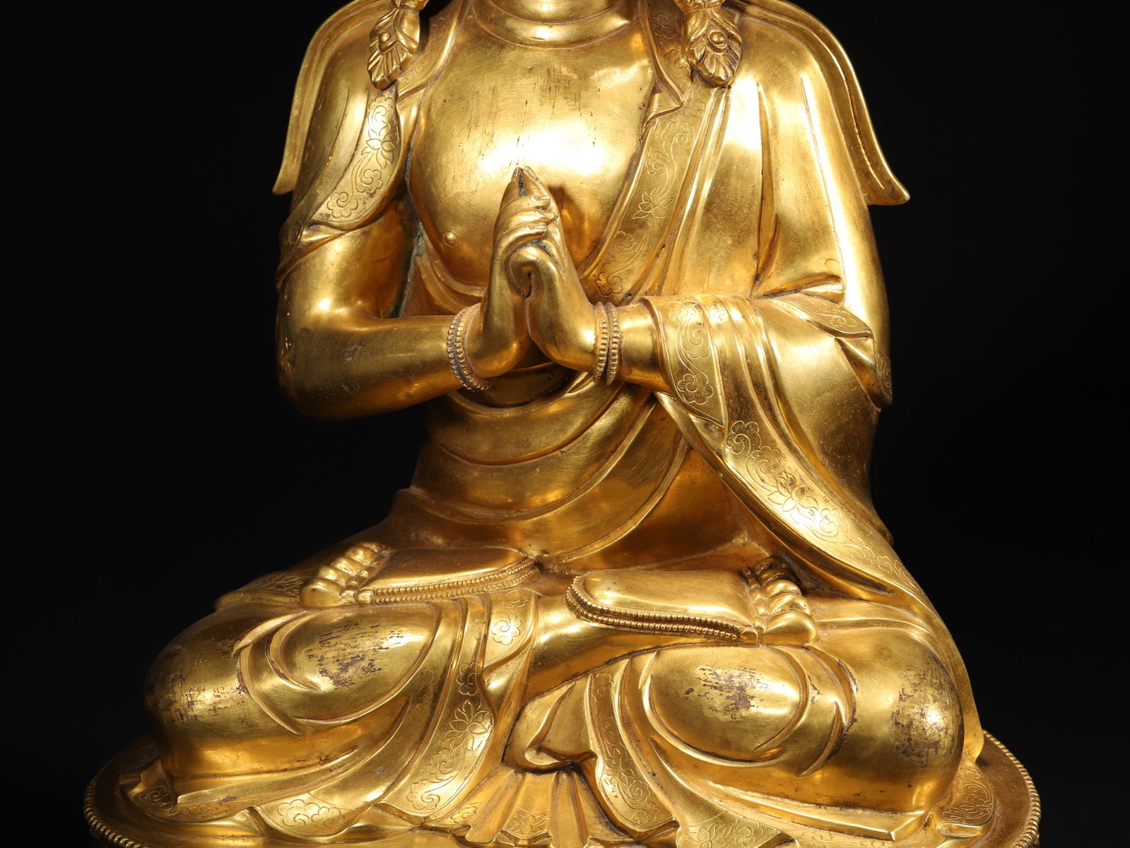QING DYNASTY, QIANLONG PERIOD (18TH CENTURY) GILT-BRONZE SEATED VAIROCANA BUDDHA - 5