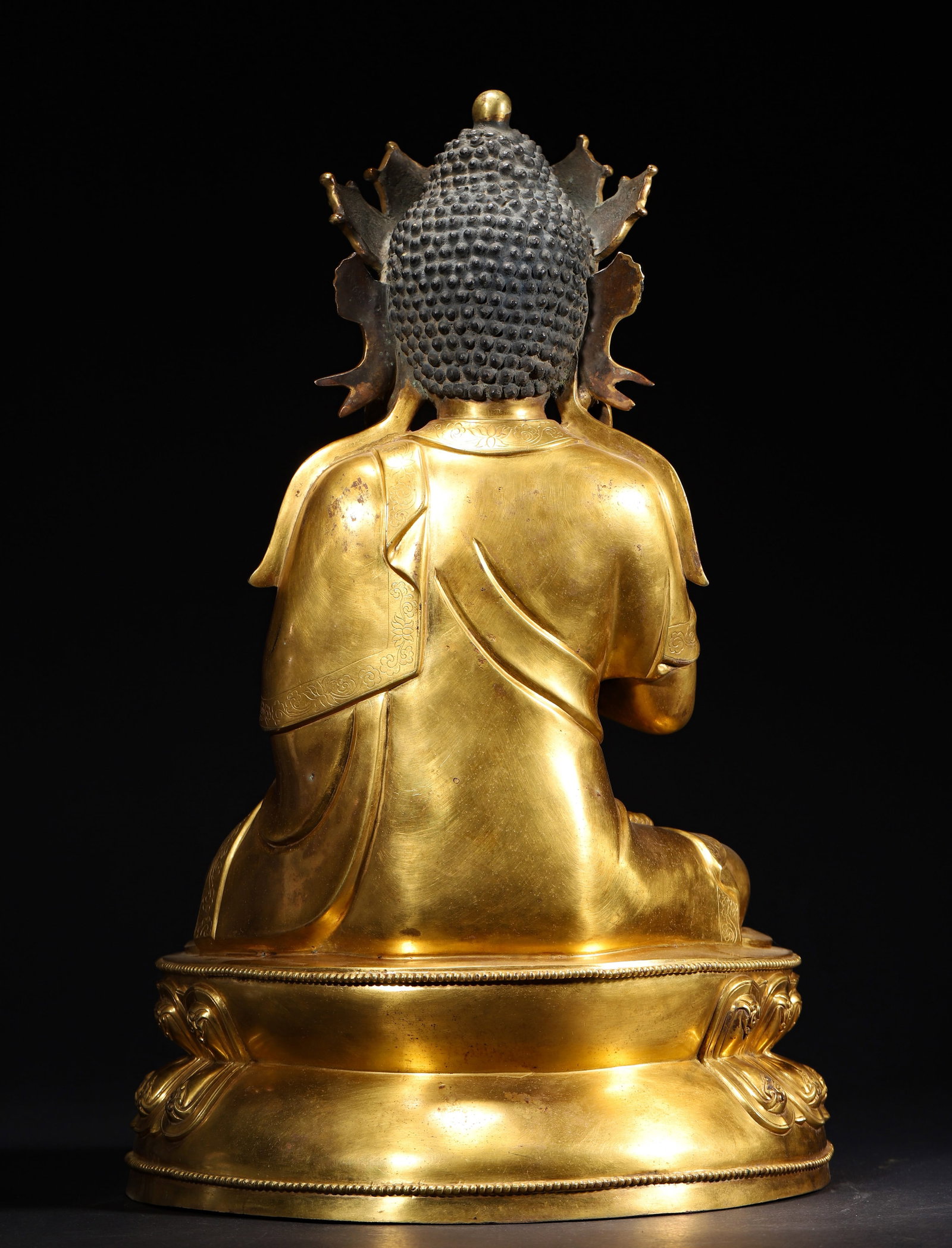 QING DYNASTY, QIANLONG PERIOD (18TH CENTURY) GILT-BRONZE SEATED VAIROCANA BUDDHA - 9