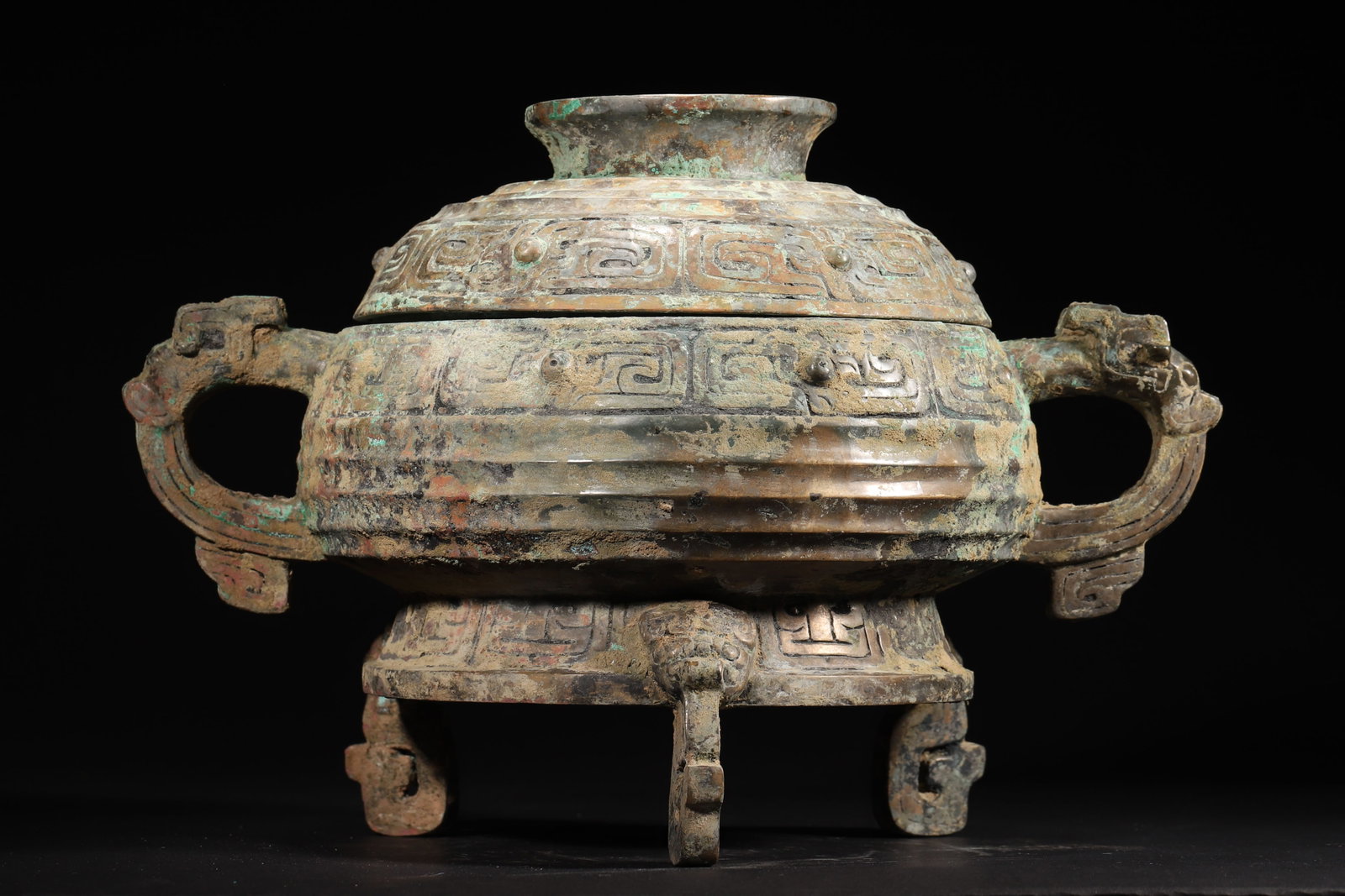 A Bronze Tripod Gui Vessel with Beast-Handles, Western Zhou Dynasty (1 of 9)