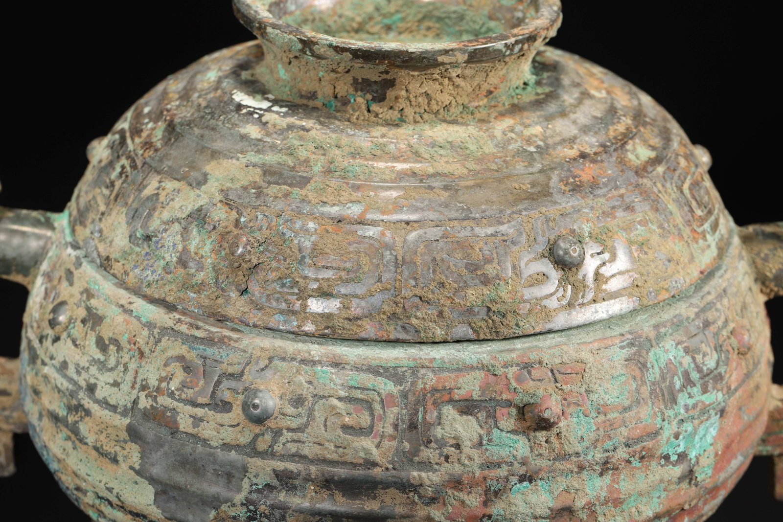 A Bronze Tripod Gui Vessel with Beast-Handles, Western Zhou Dynasty - 5
