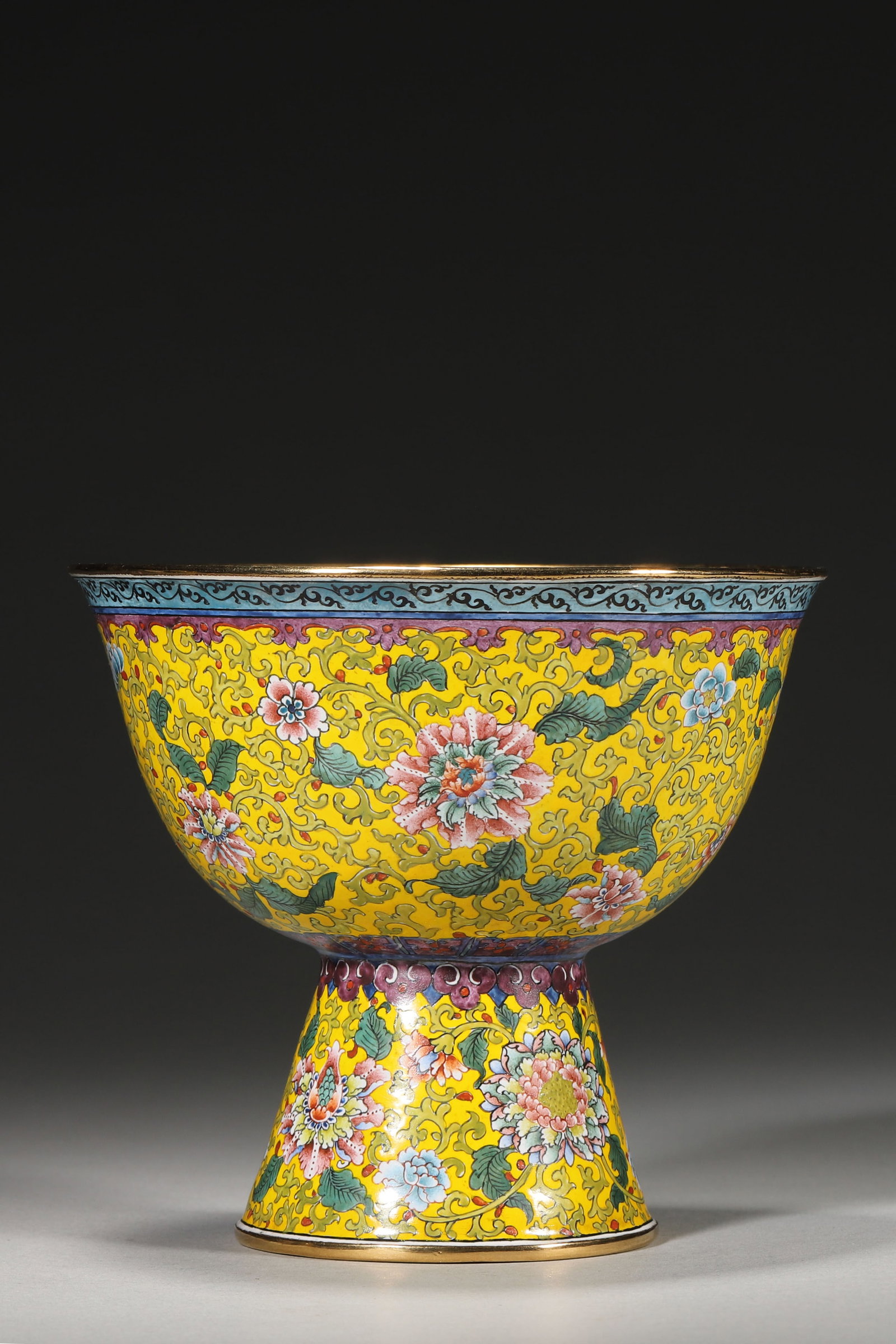 An Enameled Copper Stem Cup with Floral Scrolls, Qianlong Period - 2
