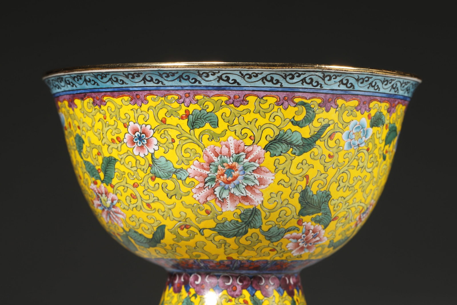 An Enameled Copper Stem Cup with Floral Scrolls, Qianlong Period - 3