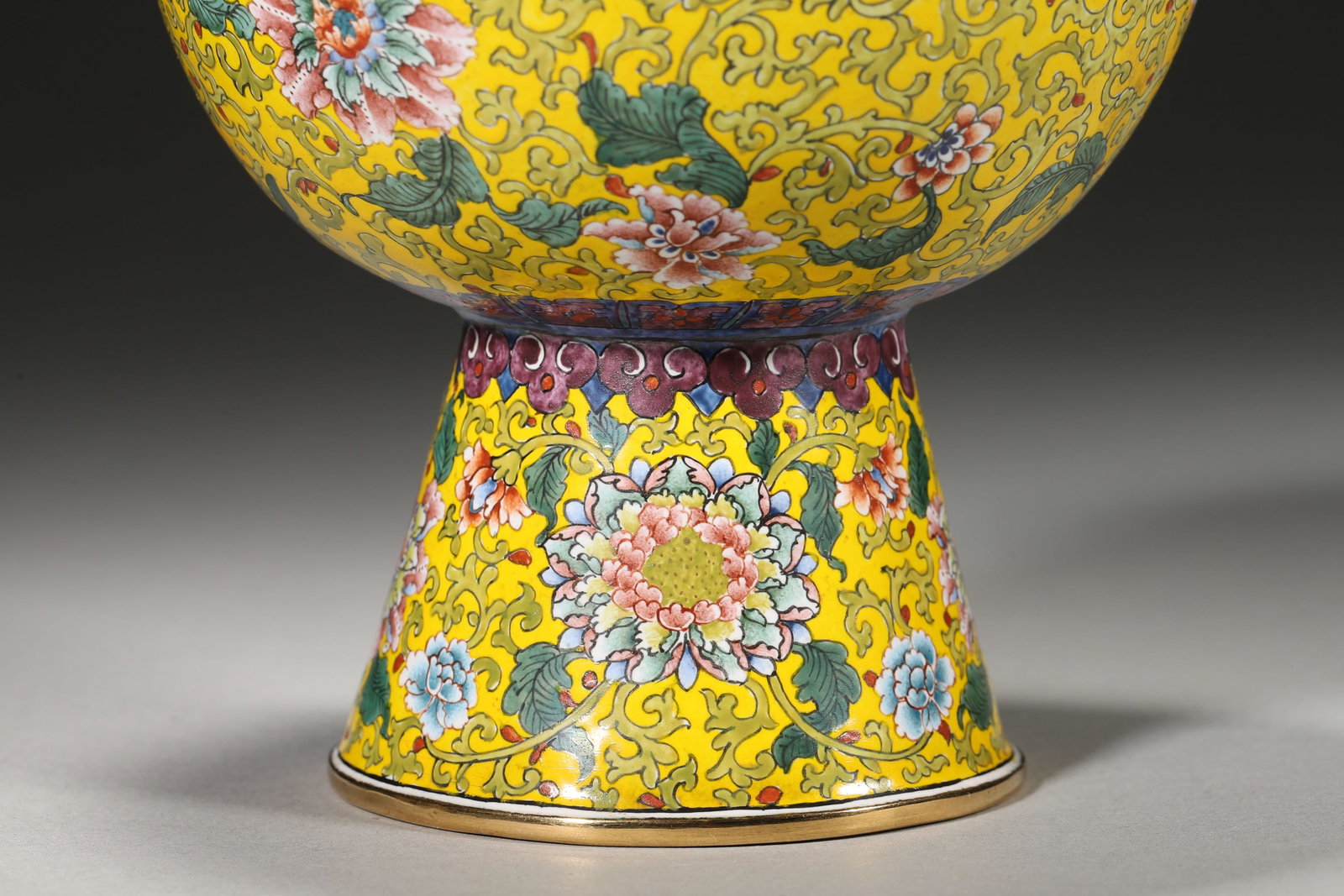 An Enameled Copper Stem Cup with Floral Scrolls, Qianlong Period - 4