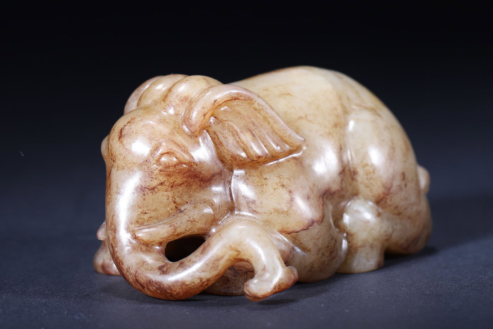 A Hetian Jade Recumbent Elephant, Han Dynasty - 2