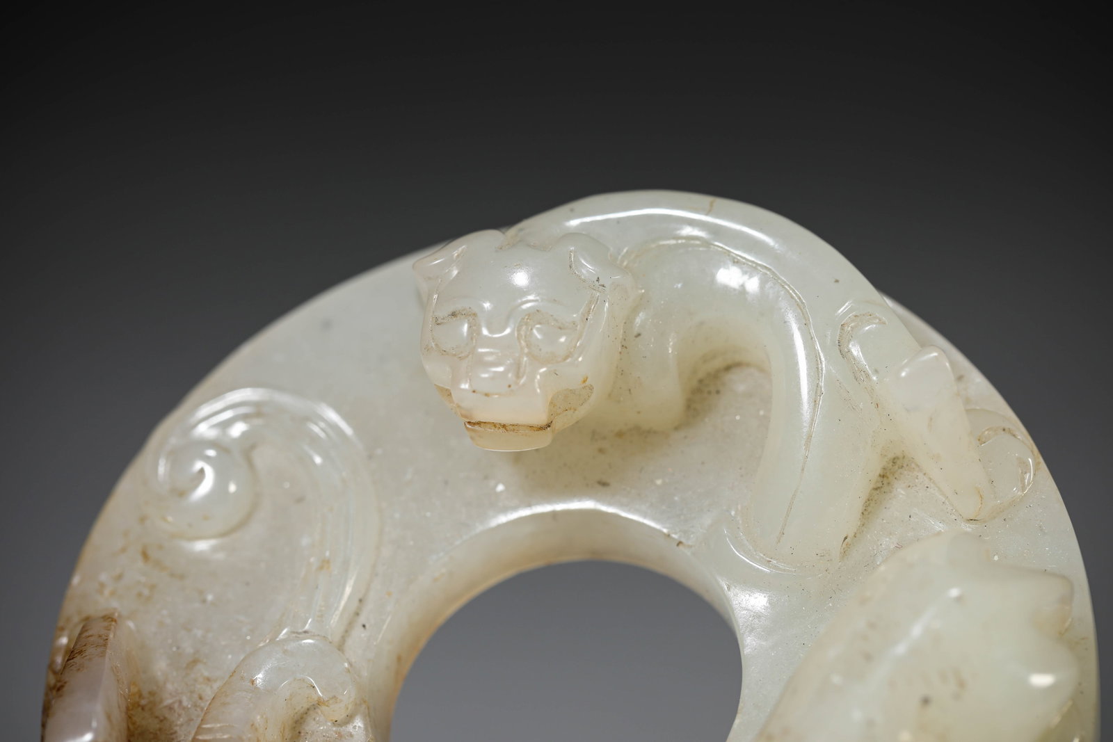 A Jade 'Chi-Dragon' Bi Disc - 3