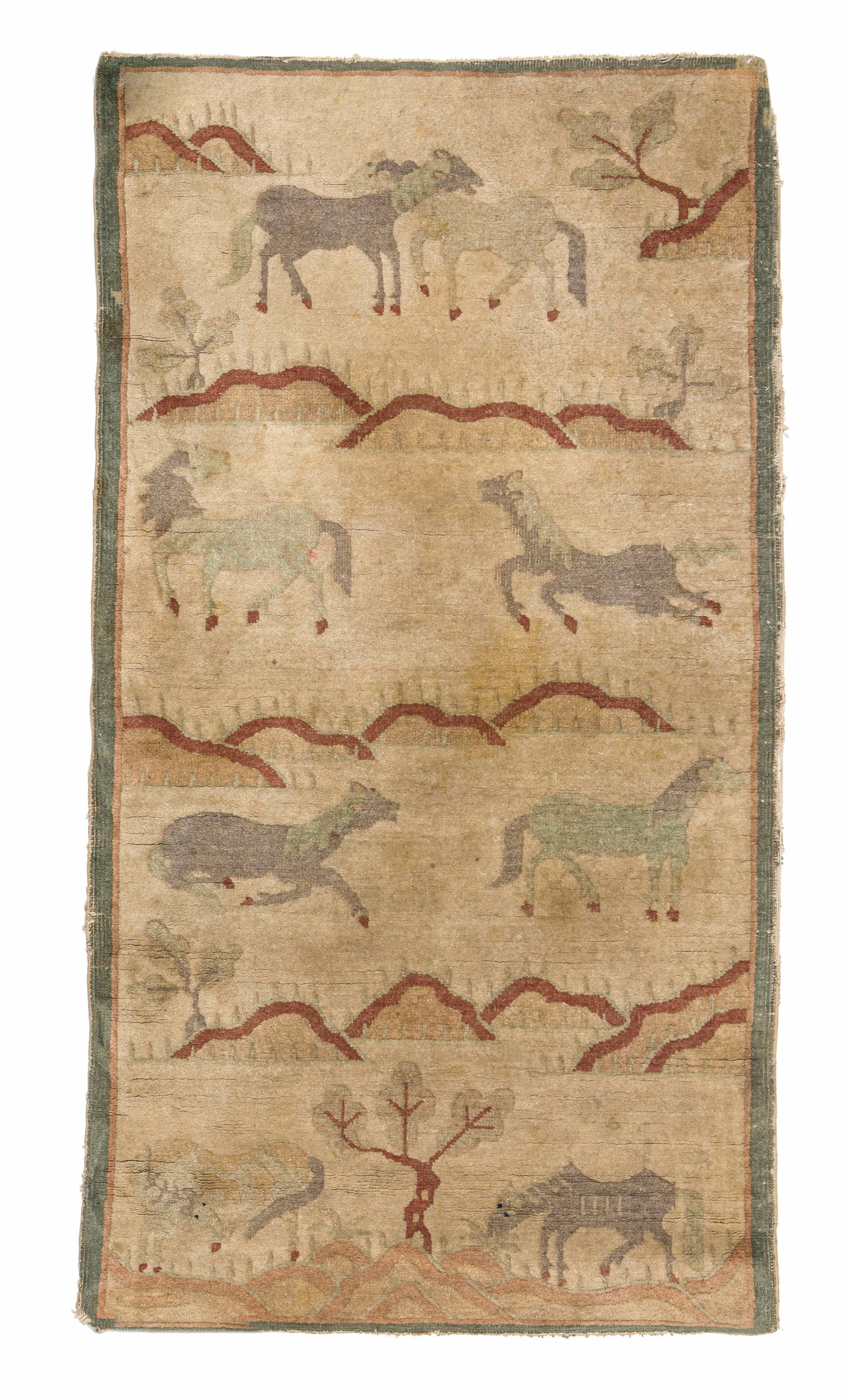A Carpet: Dimensions: Width: 90.0 cm (35.43 in) x Height: 170.0 cm (66.93 in). All measurements are approximate.