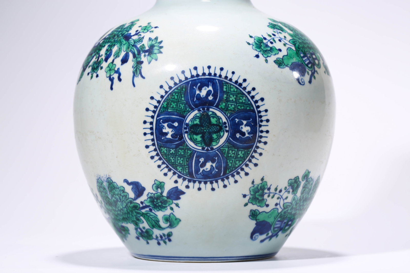 A ??Eight Buddhist Emblems?? Celestial Globe Vase - 2