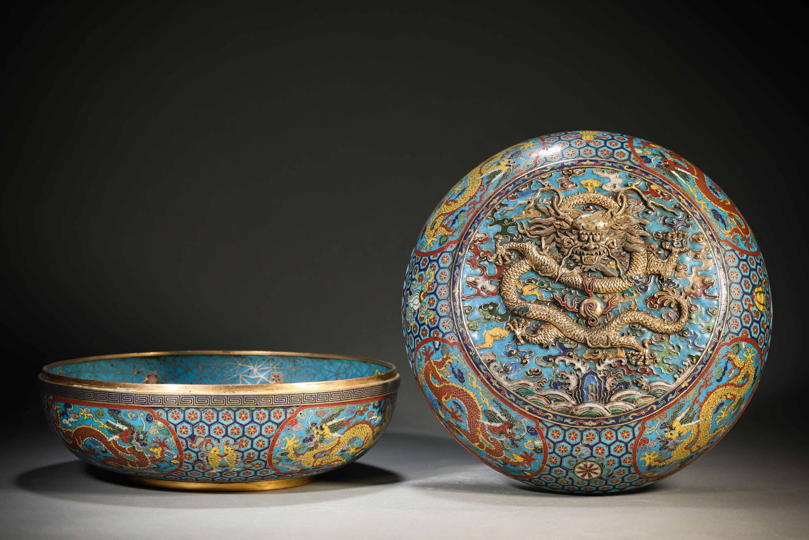A Cloisonn?? Enamel ??Dragon?? Lidded Box: Dimensions: Weight: 2.3kg. Width: 25.0 cm (9.84 in) x Height: 15.0 cm (5.91 in). All measurements are approximate.