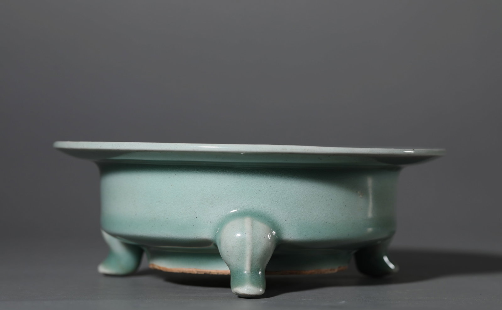 A Celadon-Glazed Tripod Censer (1 of 6)