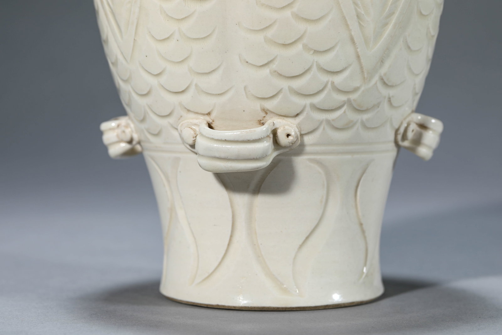 A Ding-Type 'Perforated Strap-Handled' 'Double Fish' Vase - 4