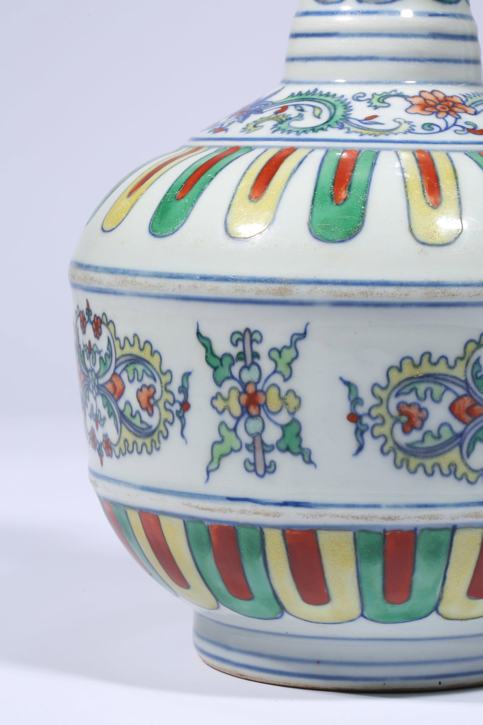 A Doucai ??Interlocking Florals?? Ewer - 4