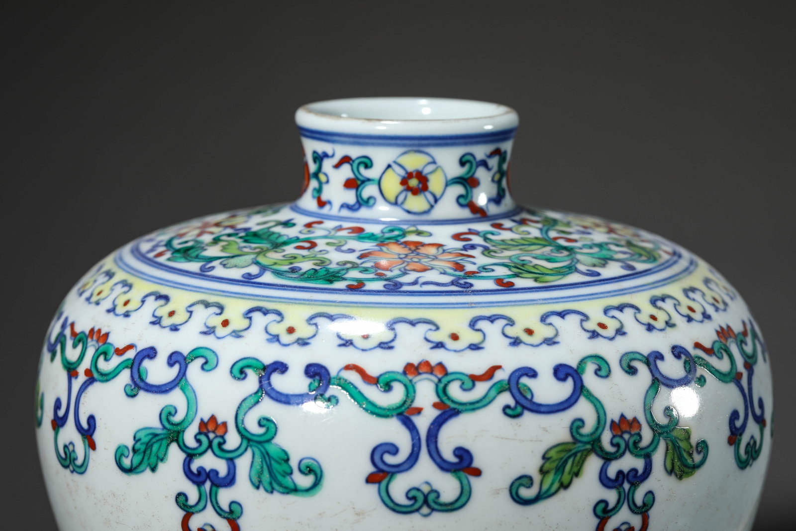 A Doucai 'Interlocking Florals' Meiping - 2
