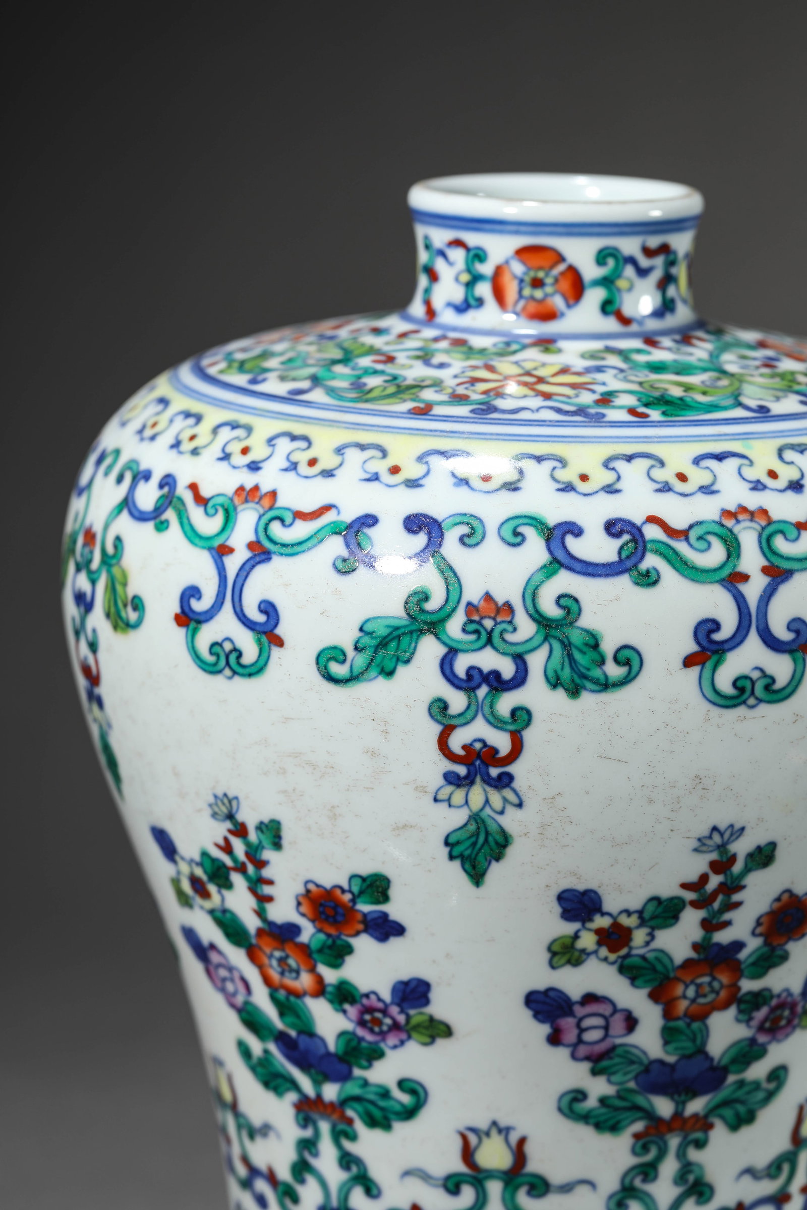 A Doucai 'Interlocking Florals' Meiping - 6