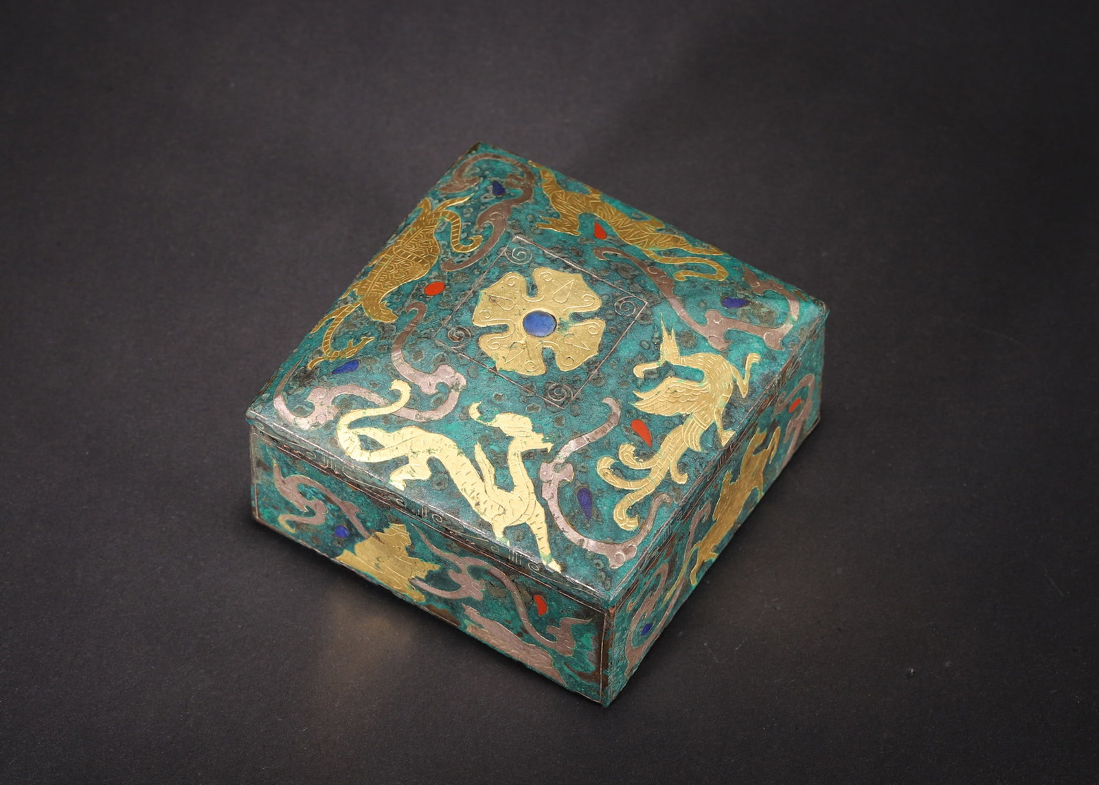 A Bronze Gold and Silver Inlaid Gemstone-Embedded Square Box, Han Dynasty (1 of 14)
