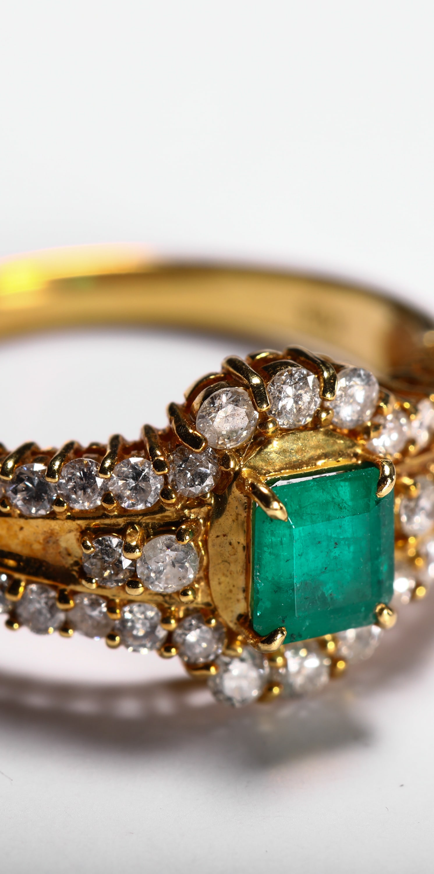 18K EMERALD RING - 2