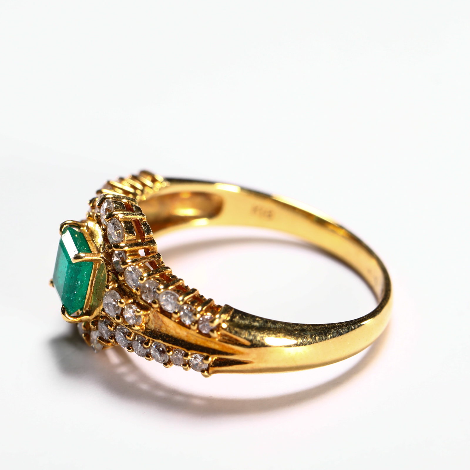 18K EMERALD RING - 7