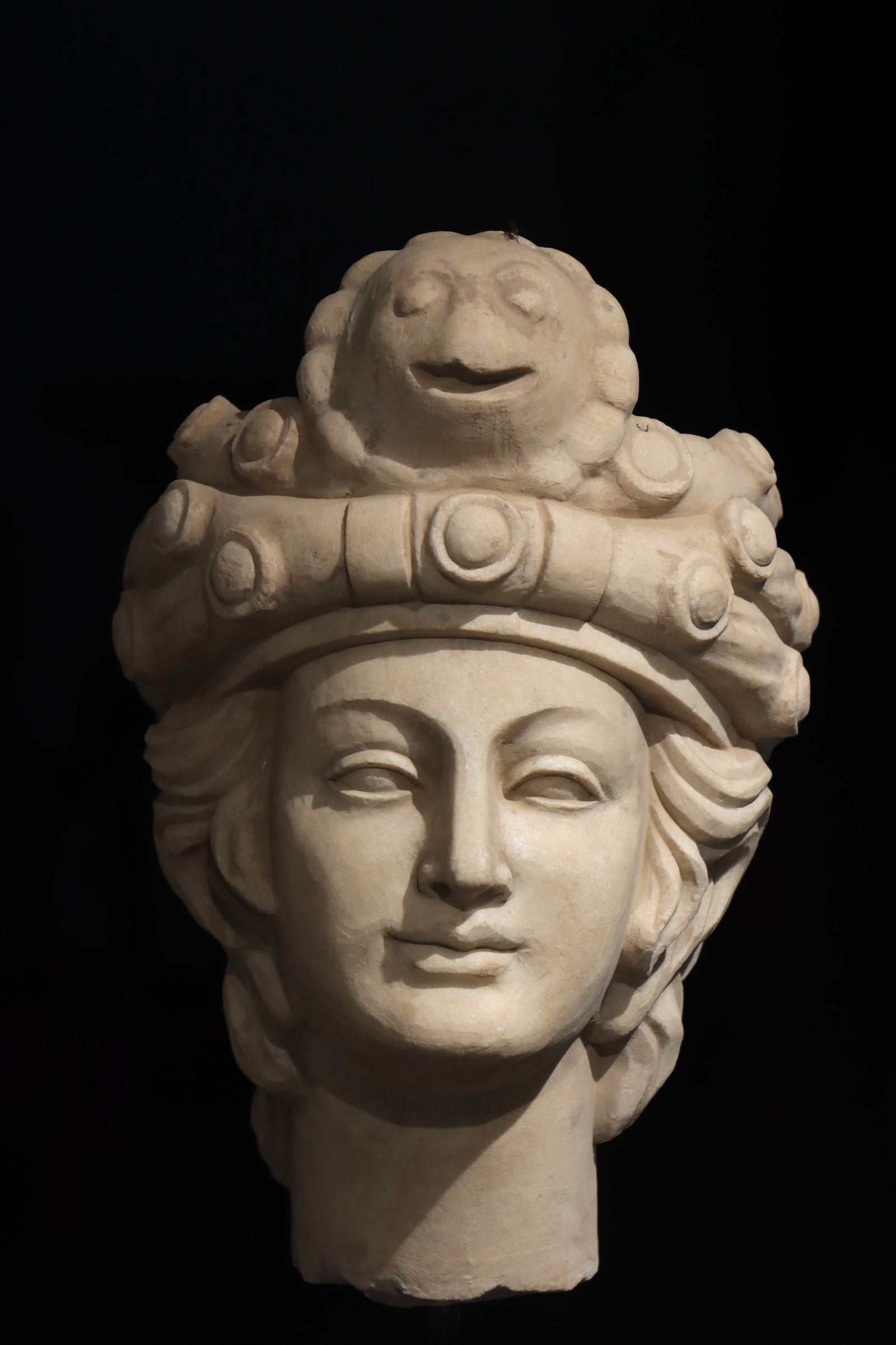 A 3-CENTURY ANCIENT GREEK STONE-CARVED HEAD (1 of 8)
