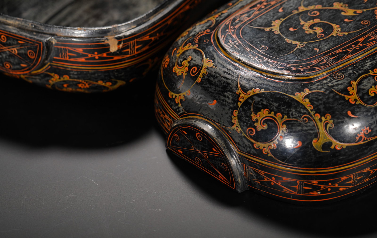 HAN DYNASTY LACQUER-PAINTED SCROLL CLOUD PATTERN EAR CUP BOX - 10