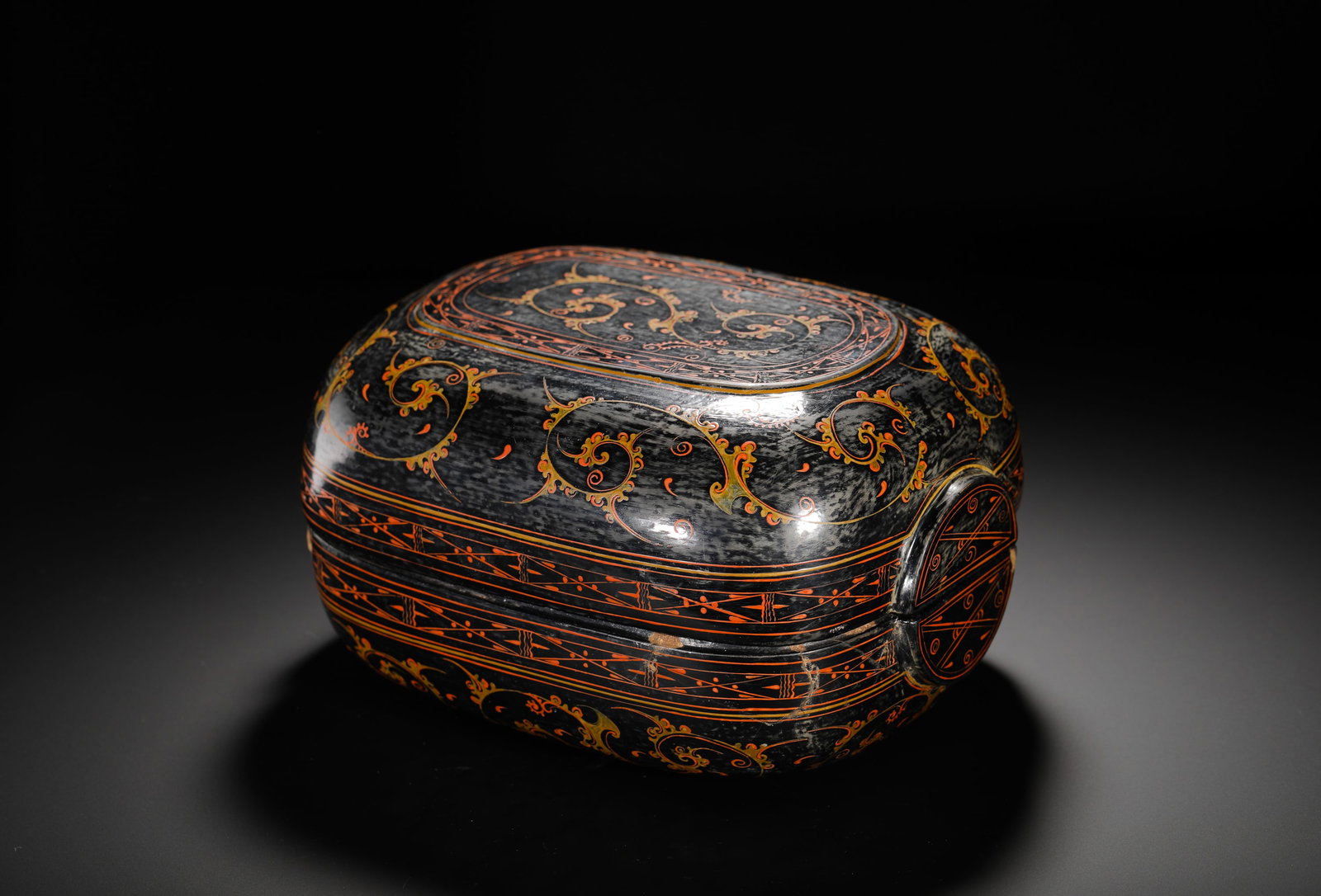 HAN DYNASTY LACQUER-PAINTED SCROLL CLOUD PATTERN EAR CUP BOX - 4