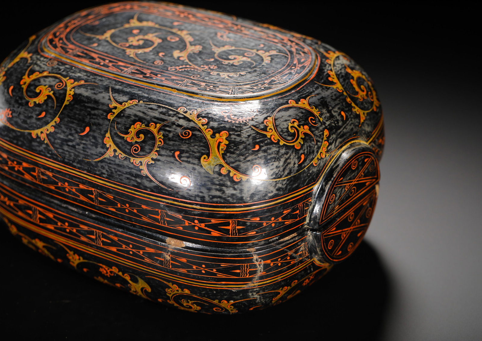 HAN DYNASTY LACQUER-PAINTED SCROLL CLOUD PATTERN EAR CUP BOX - 5