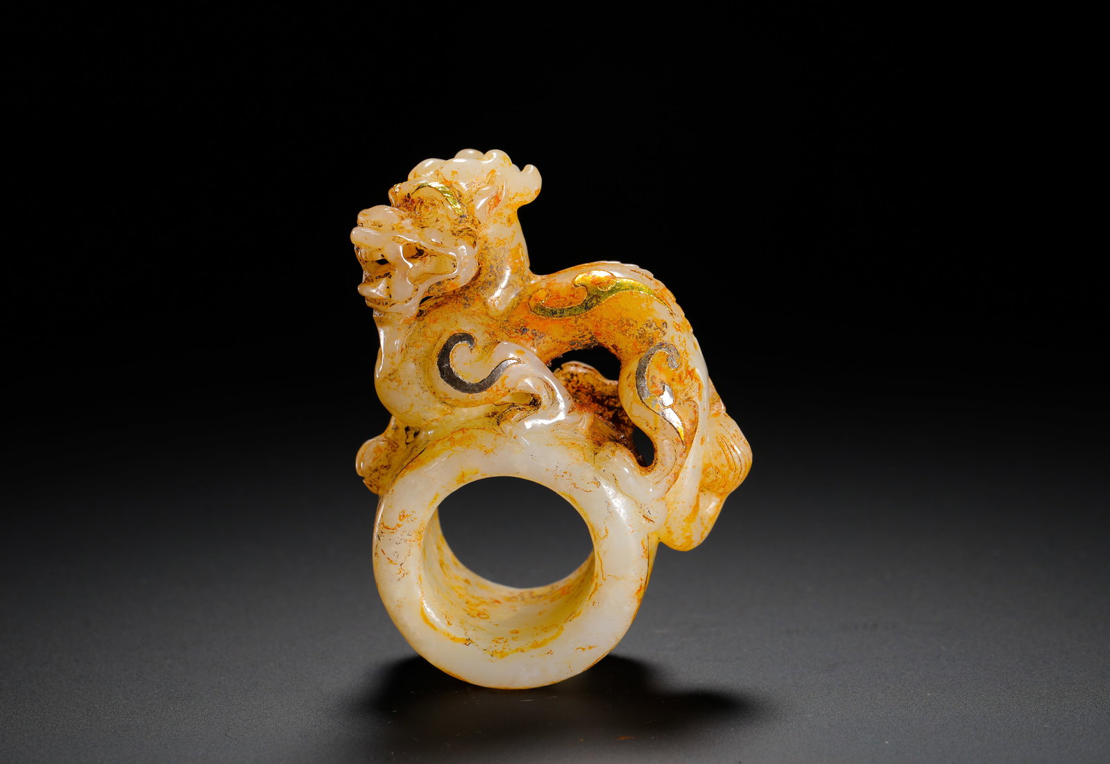HAN DYNASTY HETIAN JADE INLAID GOLD AND SILVER CHI DRAGON PATTERN FINGER RING (1 of 7)