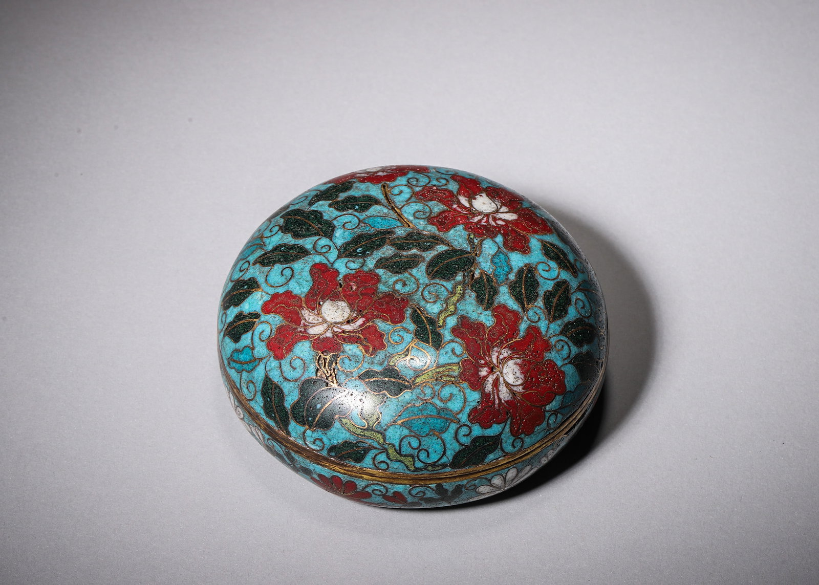 COPPER-BODY CLOISONNE LIDDED BOX WITH INTERLOCKING FLORAL SCROLLS, CHENGHUA MARK (1 of 9)