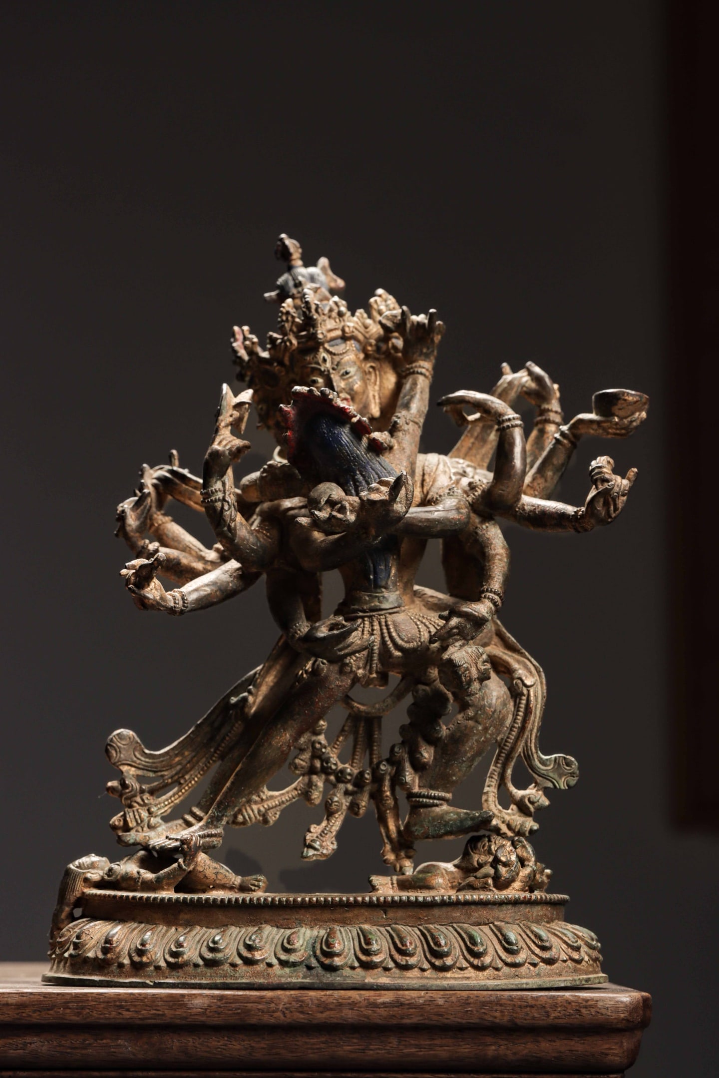 GILT LACQUERED BRONZE STATUE OF SAMVARA, QING DYNASTY (1644-1912 AD) (1 of 10)