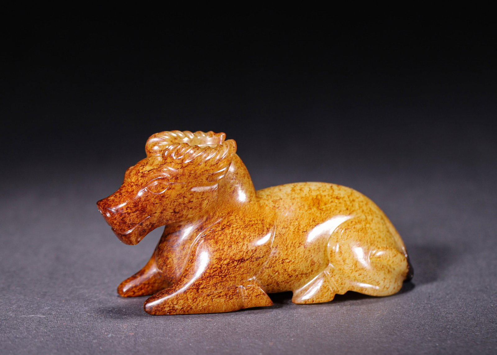 RECUMBENT HETIAN JADE OX, HAN DYNASTY (202 BC?C220 AD) (1 of 8)