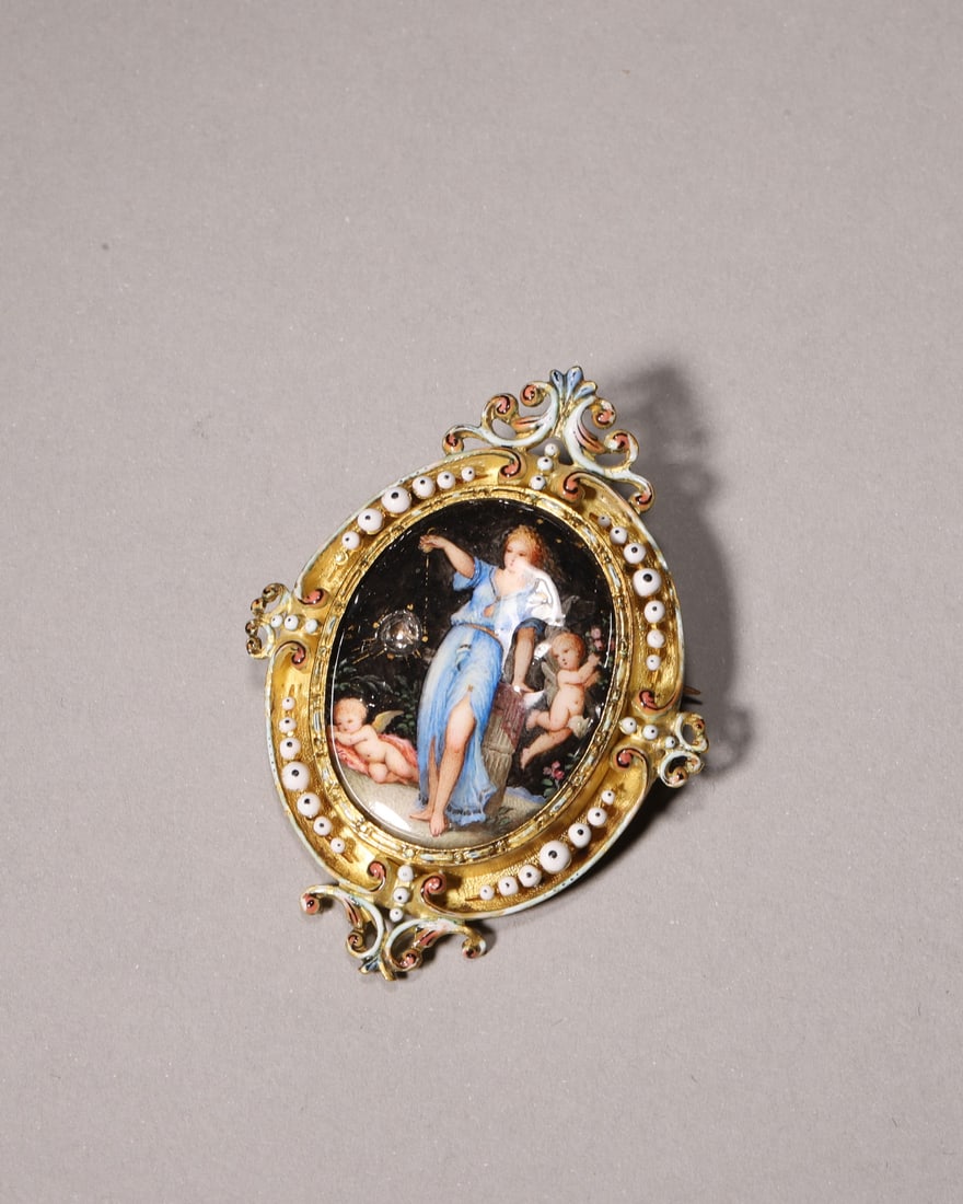 A Napoleon Iii Period K Gold Enamel Miniature Portrait Convertible Brooch Pendant: L 4.6cm (1.81 in); W 3.4cm (1.34 in); Wt 15g (0.53 oz)An antique convertible brooch pendant dating back to Napoleon 3 era, crafted in K gold with scroll enamel frame inlaid with dotted enamel beads. I