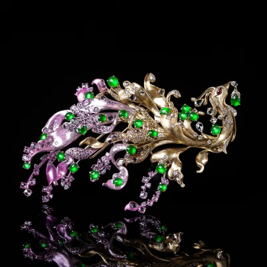 18K Gold Inlaid Phoenix Feitian Design Brooch: Phoenix Feitian themed brooch with flowing gold phoenix body, outstretched wings and ribbons. Inlaid with green gemstones and diamonds, accented by pinkish-purple enamel, contemporary jewellery access