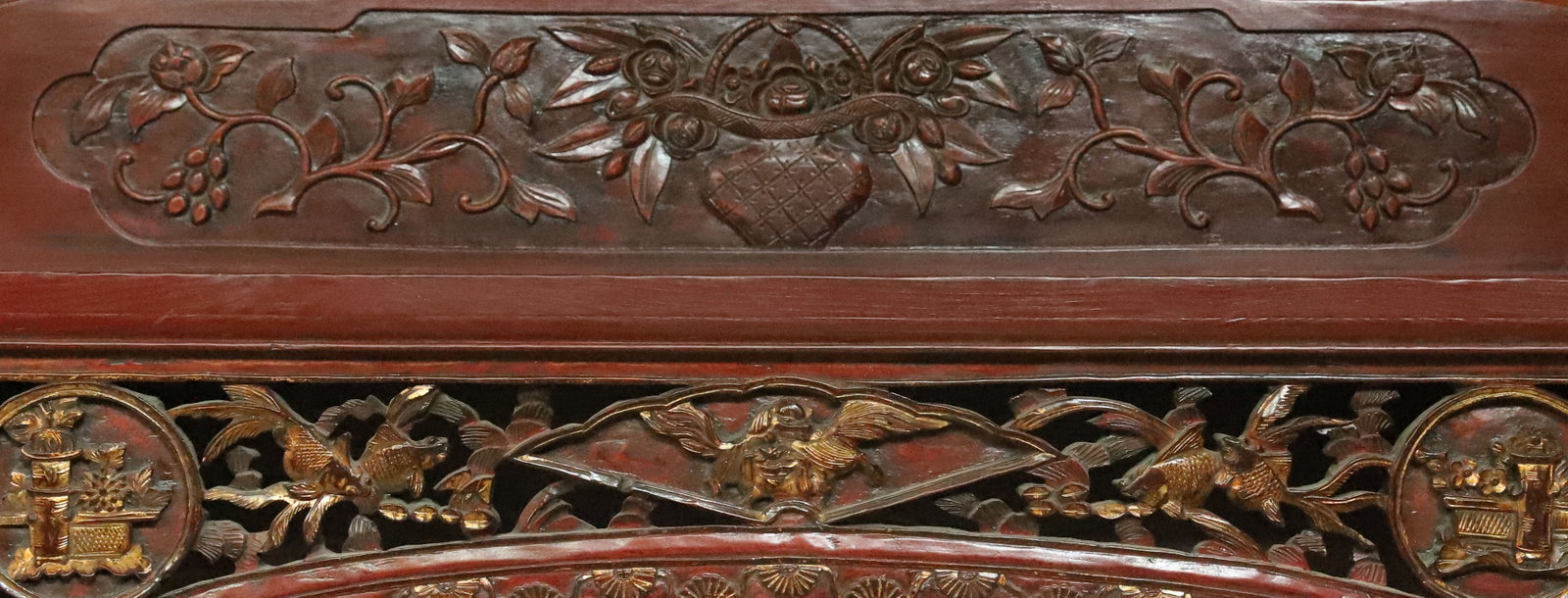 Red Lacquered Chinese Console Table - 3