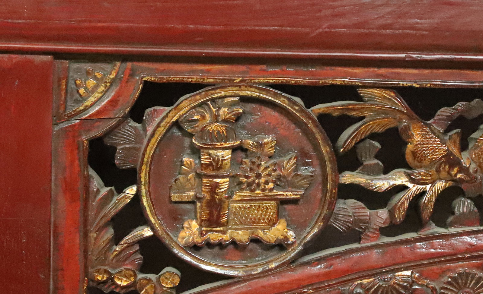 Red Lacquered Chinese Console Table - 5