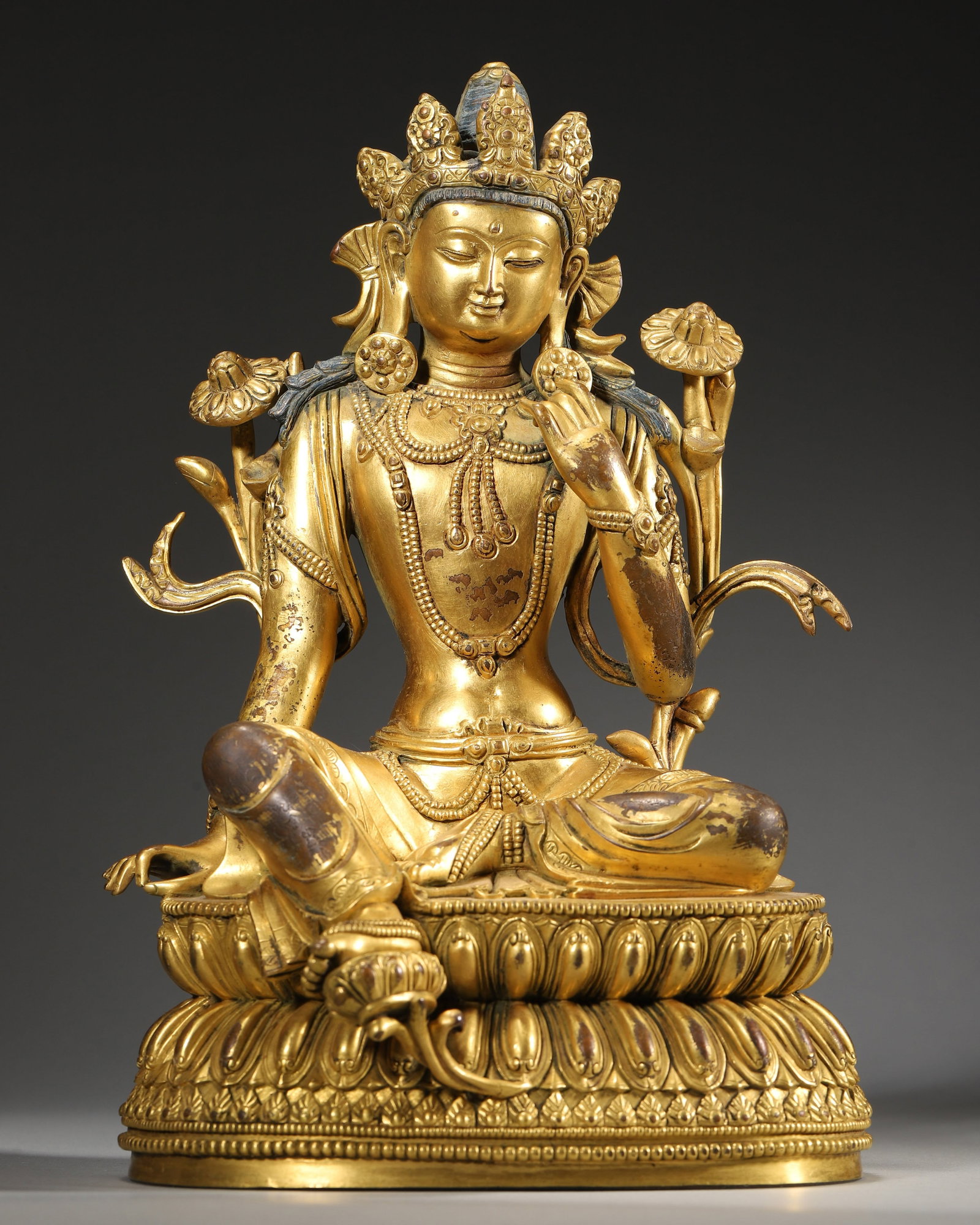 Qing Dynasty, Gilt Bronze Seated Bodhisattva Avalokiteshvara (Lokeshvara) Statue (1 of 11)