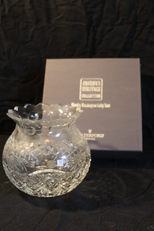 Waterford Crystal American Heritage Collection - Unity Vase Martha Washington (1 of 3)