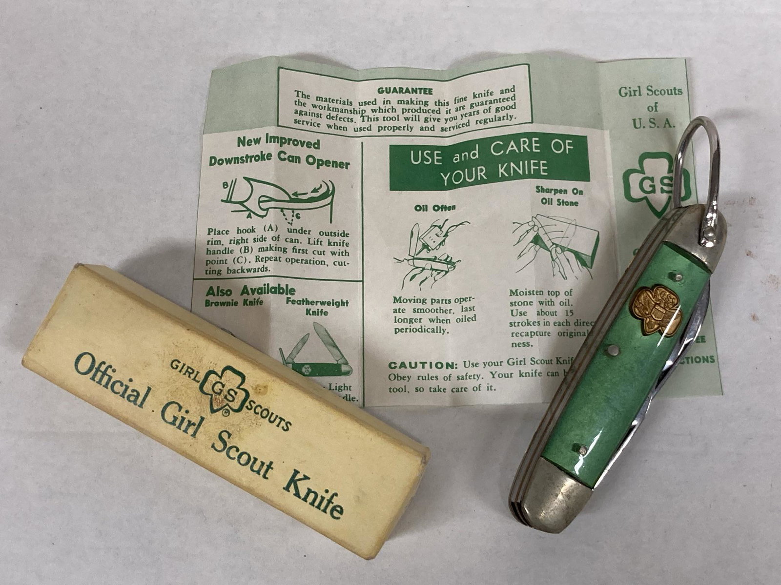 Official Girl Scouts Knife: Official Girl Scouts Knife