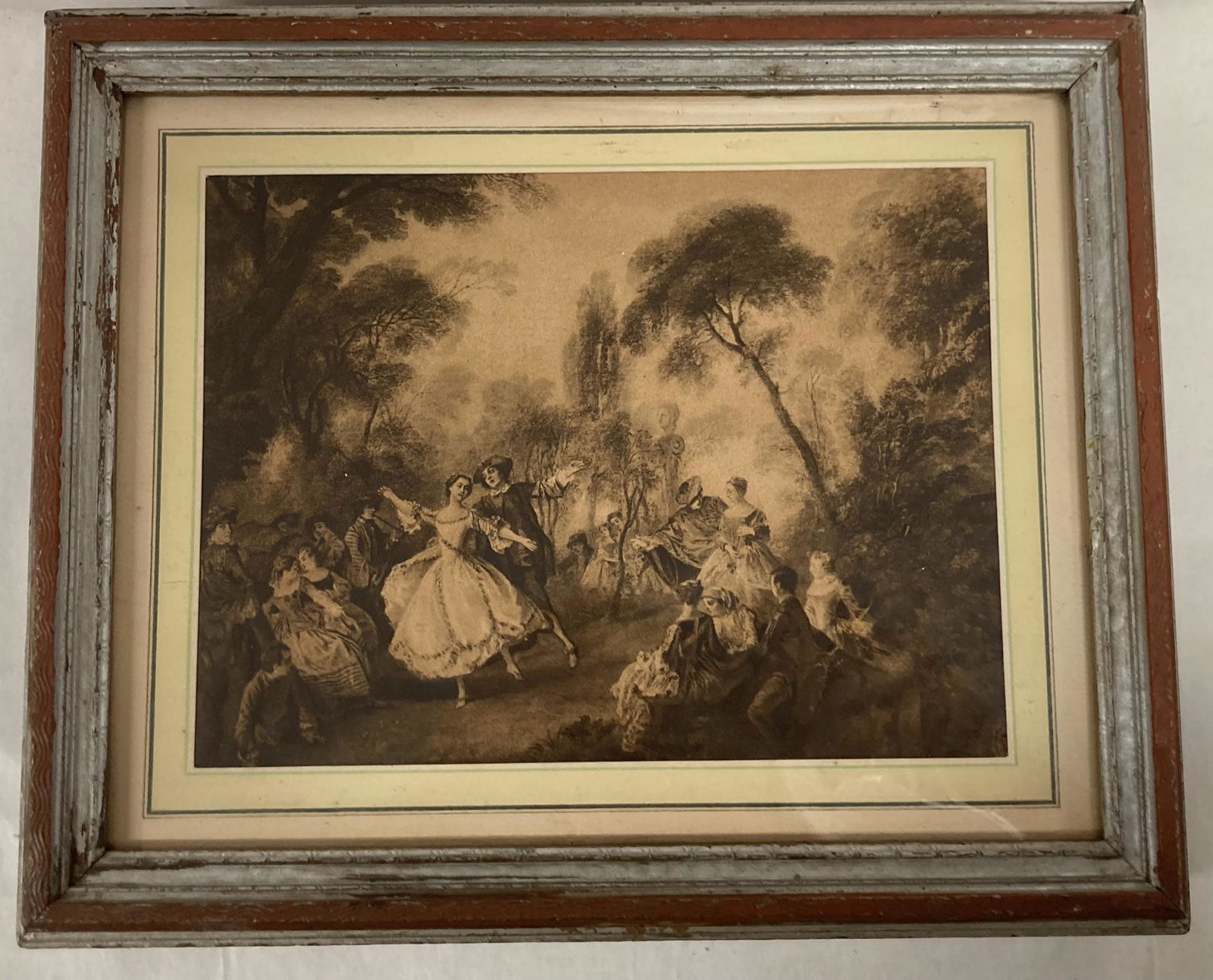 Victorian Sewing Box with contents (1 of 4)