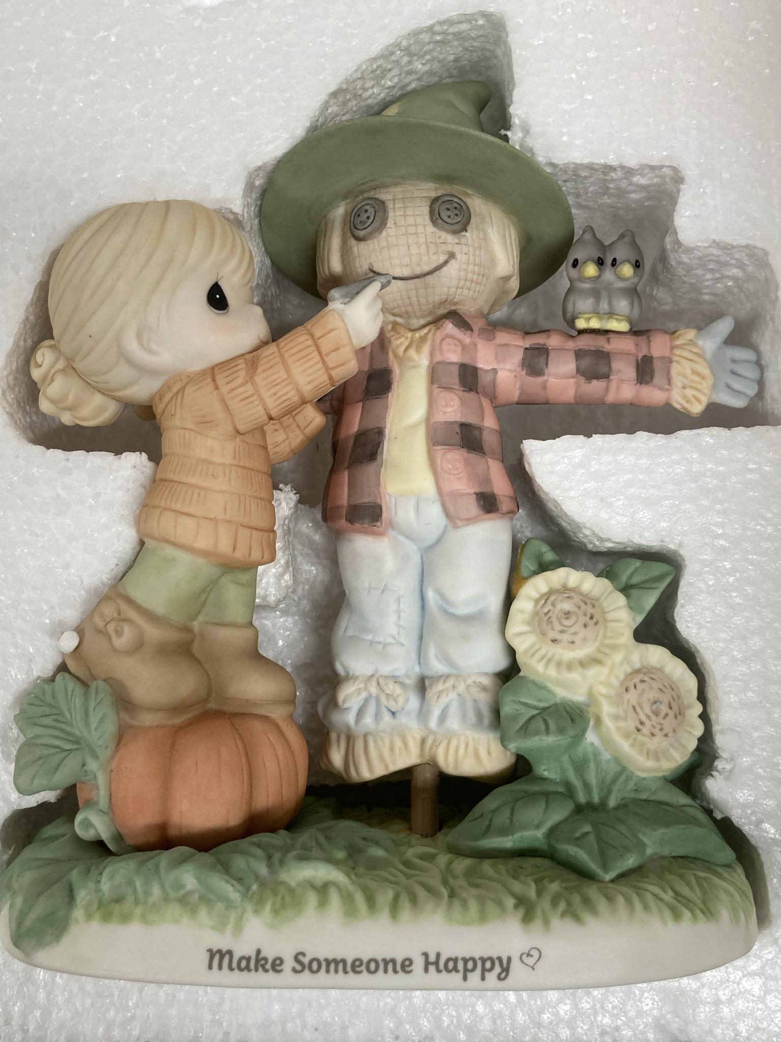 Precious Moment Make Someone Happy Figurine I9I035: Precious Moment Make Someone Happy Figurine I9I035