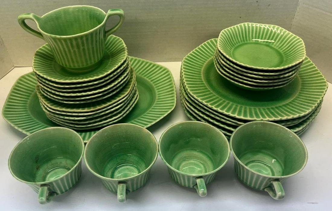 Lot of vintage green Knowles plates(30) (1 of 10)