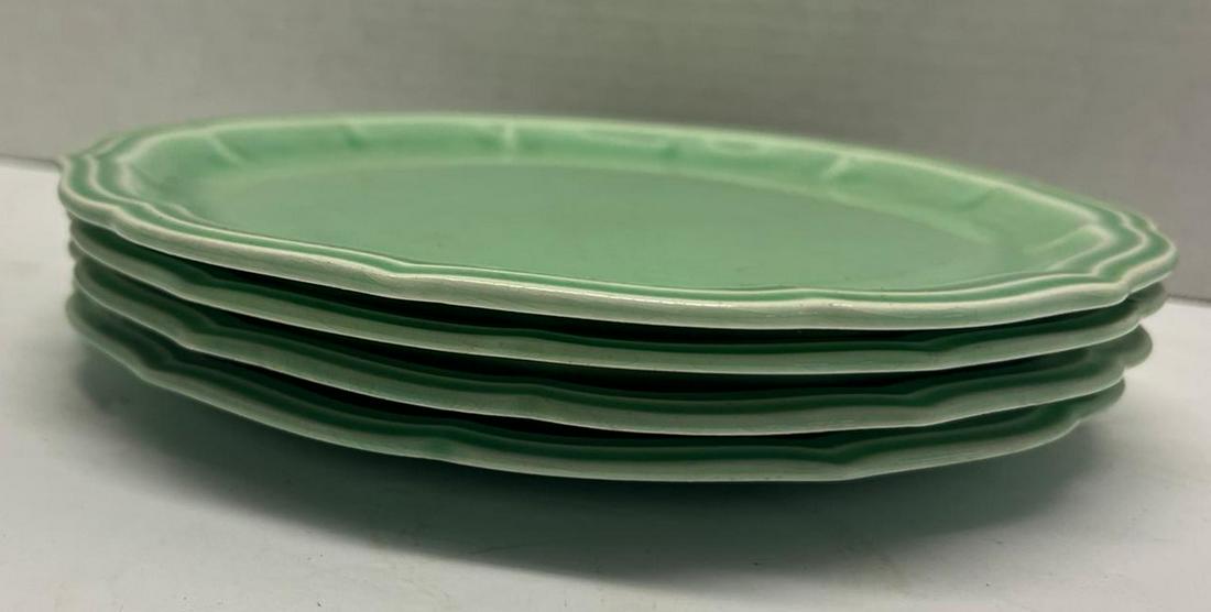 Lot of vintage W.S George plates(4): Lot of (4) 8" vintage green W.S George plates with patterned rim