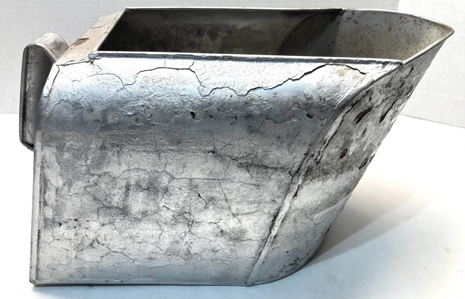 Large Metal Store Scoop: Large Metal Store Scoop