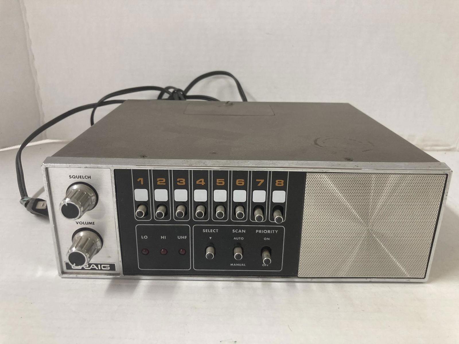 Vintage 8 Channel police/fire scanner (1 of 6)