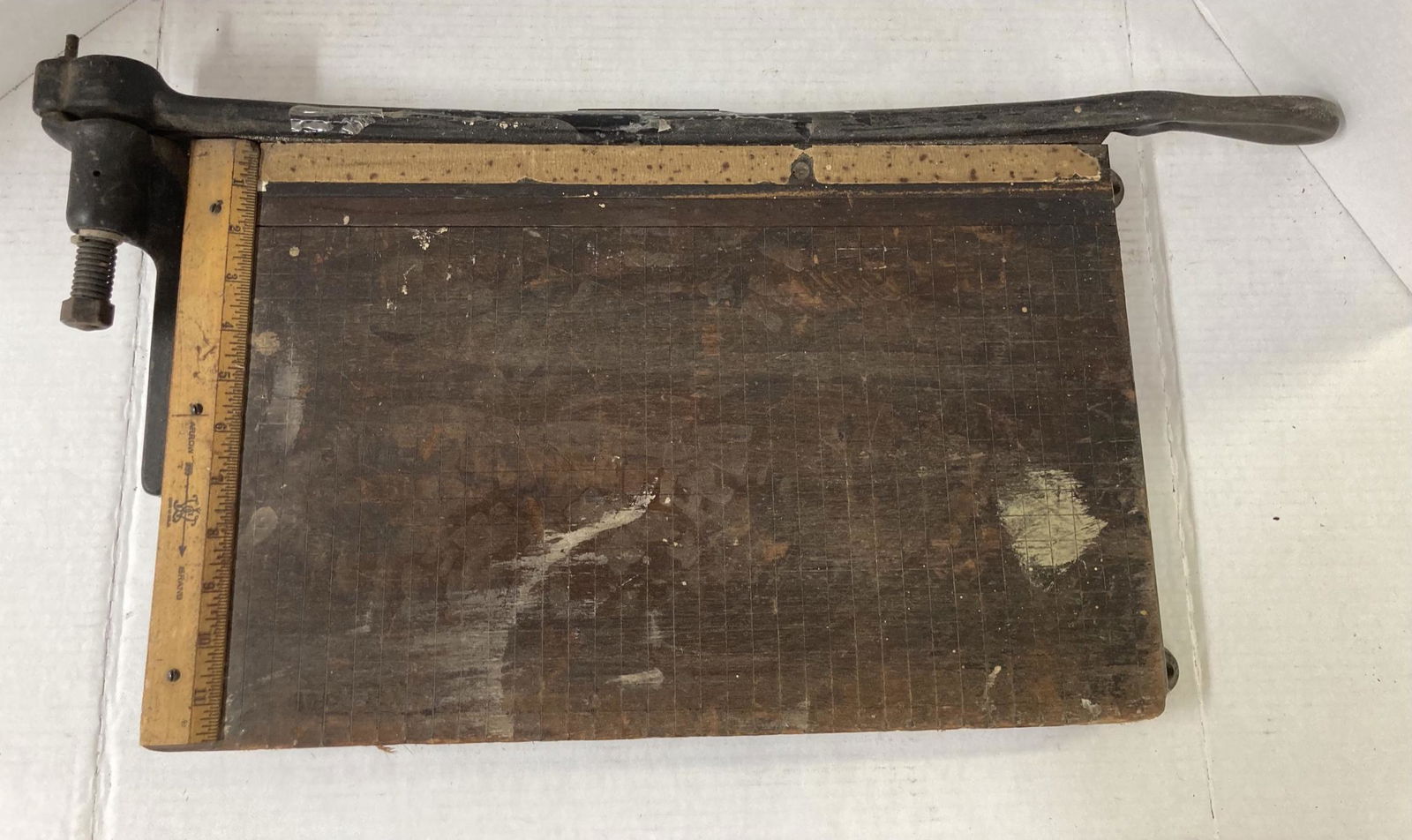 Arrow Brand Wood & Cast Iron Paper Cutter: Arrow Brand Wood & Cast Iron Paper Cutter