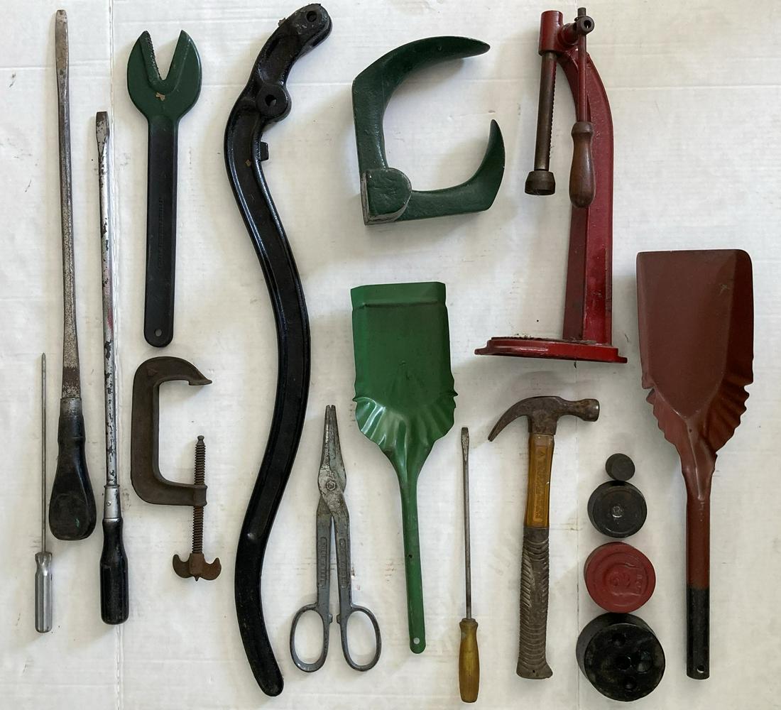 Lot of Vintage Industrial Tools including a shoe lathe, Cast Iron Pump Handle, and Mis. Items: Lot of Vintage Industrial Tools including a shoe lathe, Cast Iron Pump Handle, and Mis. Items