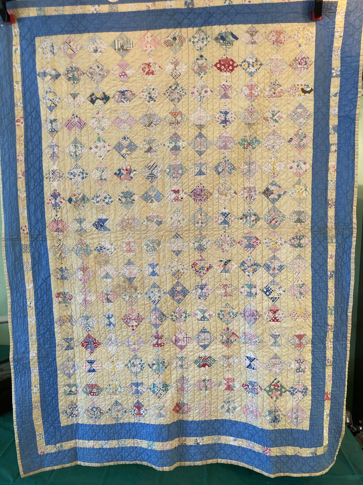 Vintage Handmade Quilt: Vintage Handmade Quilt 45x59