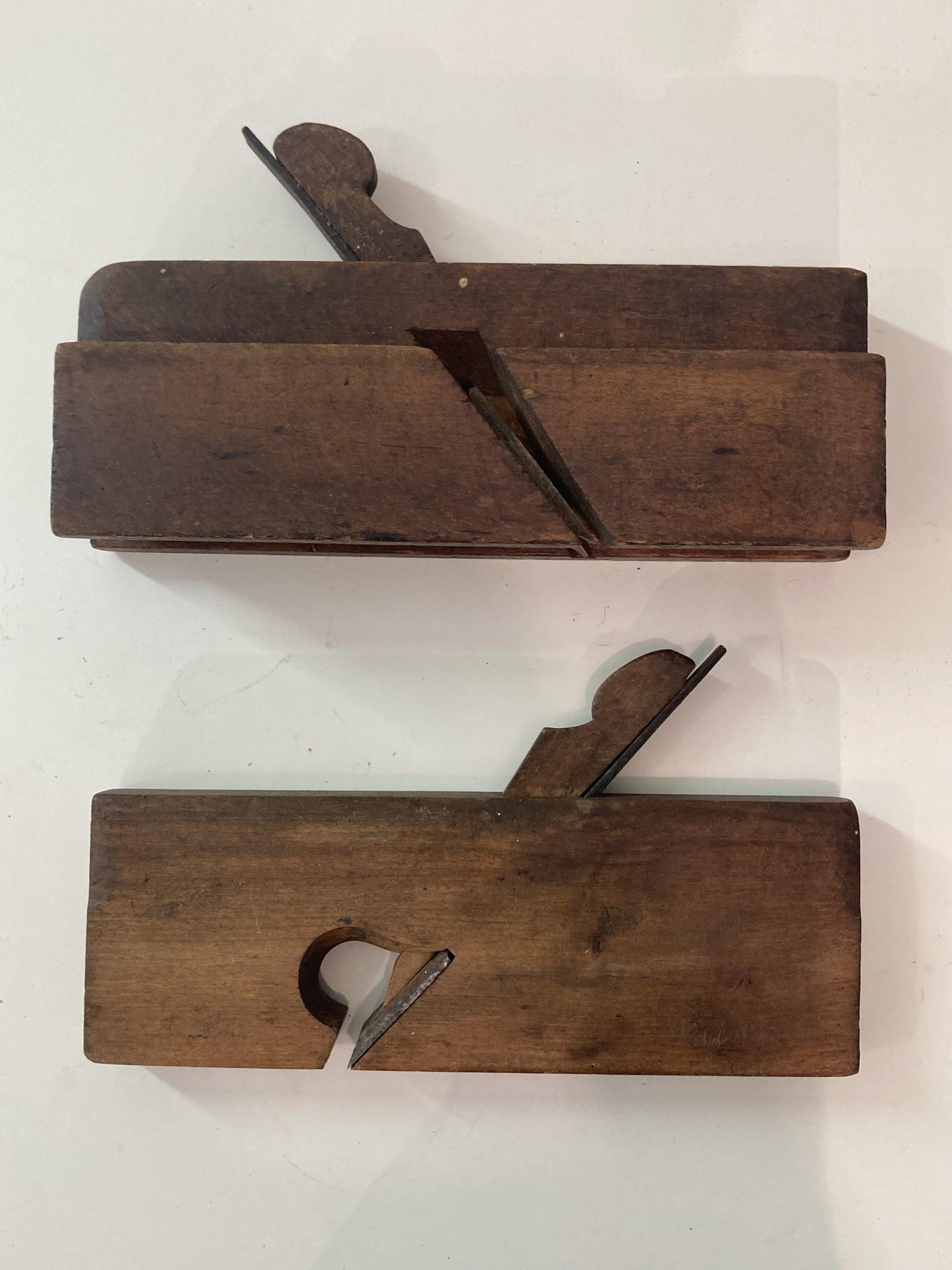 Lot of Two Vintage Wooden Planes: Lot of Two Vintage Wooden Planes
