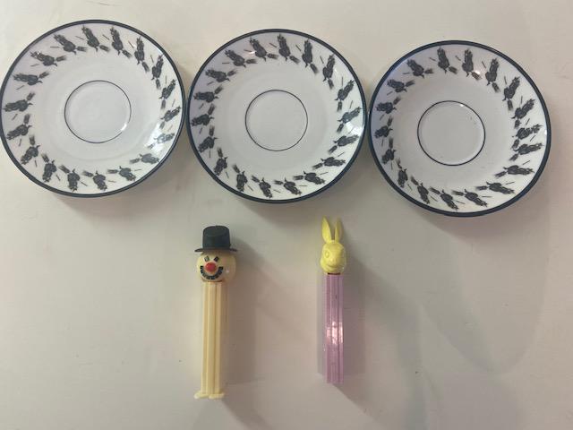 Lot of 3 Petersyn 1890 Fortune Telling Tasseography Florence Baxter Witches Saucers & Vintage PEZ (1 of 6)