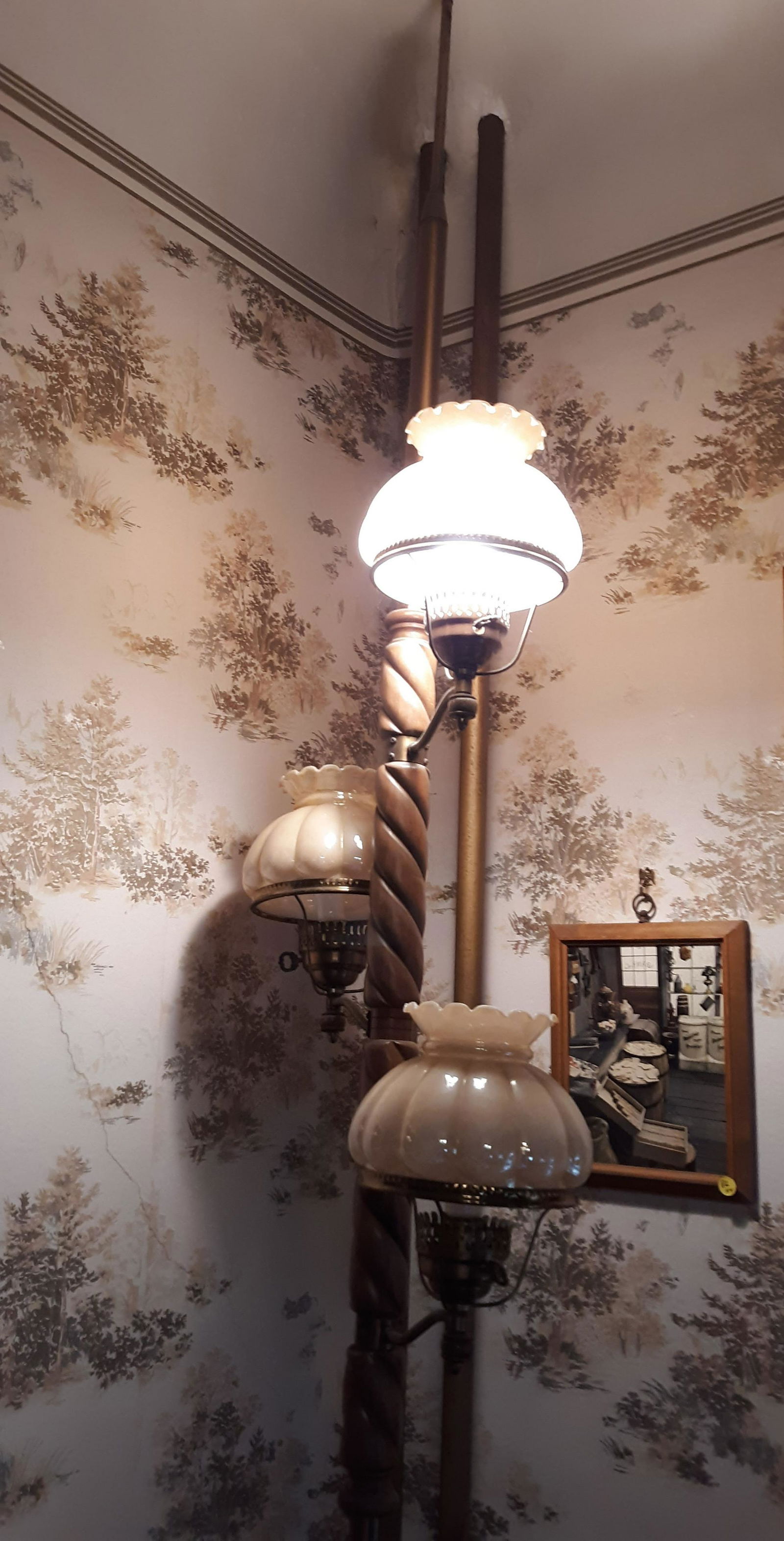 Vintage Pole Lamp (1 of 3)