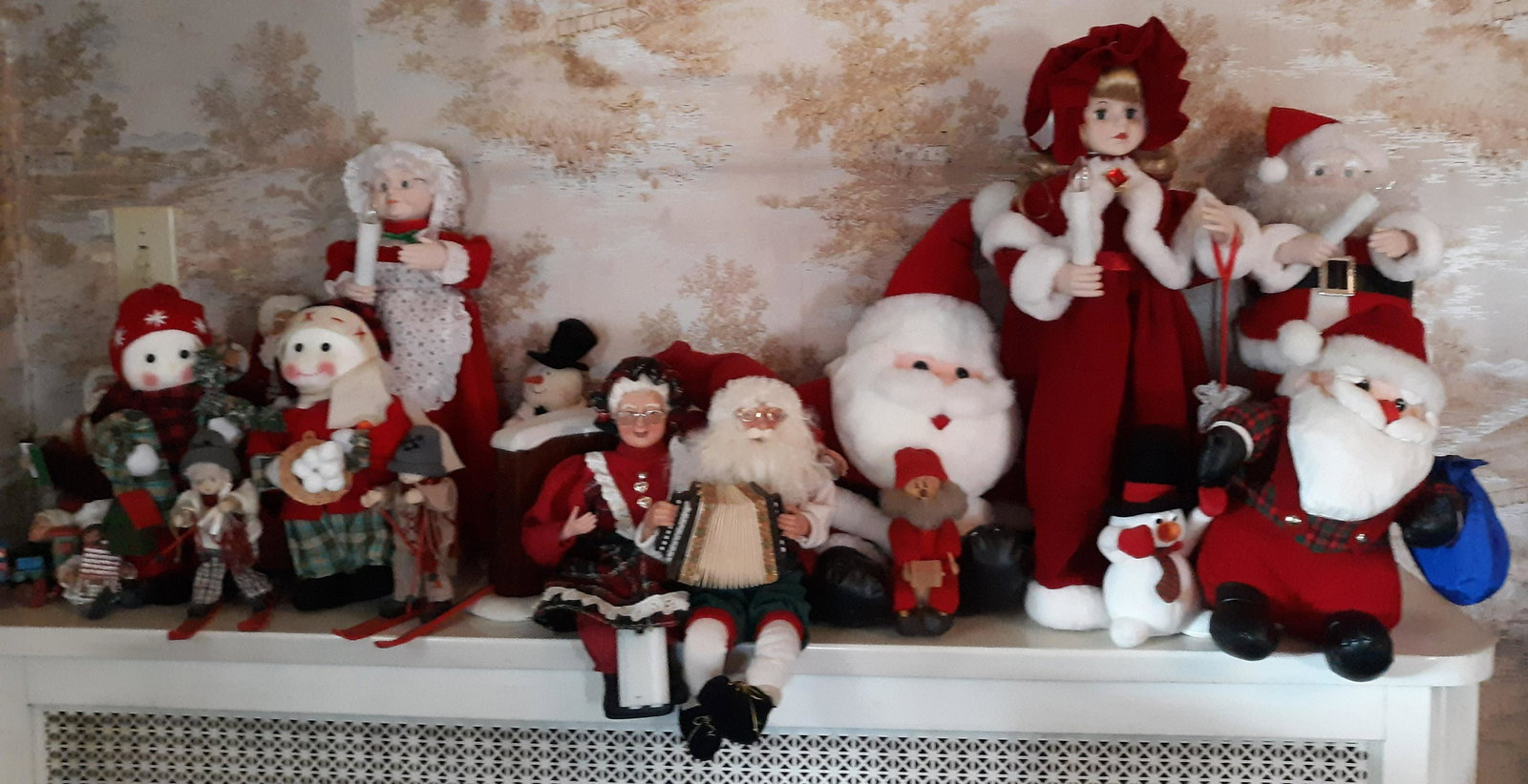 Assorted Christmas Items (1 of 5)